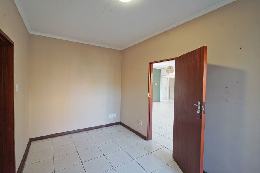 4 Bedroom Property for Sale in Cove Rock Eastern Cape